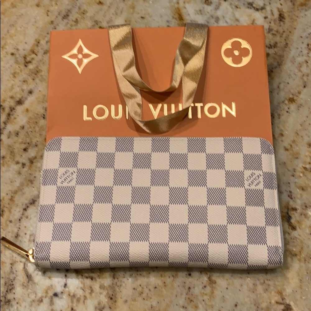 100% Auth Louis Vuitton Damier Zippy Organizer